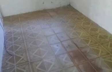 Imagem: A casa possui 1 Dormitório, 1 Banheiro, 1 Vaga na garagem e