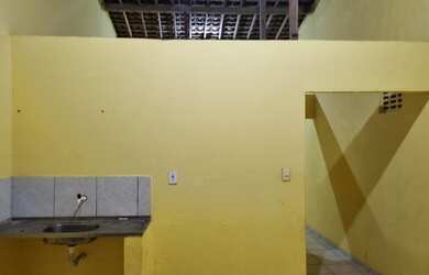 Imagem: A casa possui 2 Dormitórios e 2 Banheiros e está localizado