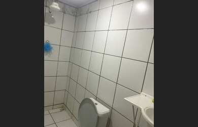 Imagem: A casa possui 1 Dormitório, 1 Banheiro e está localizado