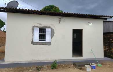 Imagem: A casa possui 2 Dormitórios, 1 Banheiro e está localizado