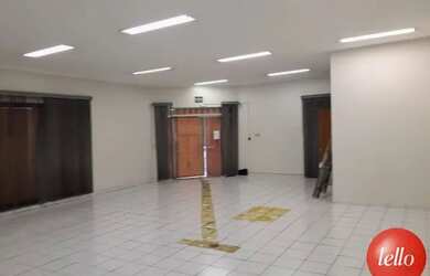 Imagem: O depósito possui 240m² de Área e está localizado em Centro