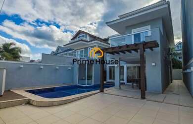 Imagem: A casa em condomínio possui 5 Dormitórios, 5 Banheiros, 3