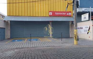 Imagem: O depósito possui 5 Vagas na garagem, 720m² de Área e está