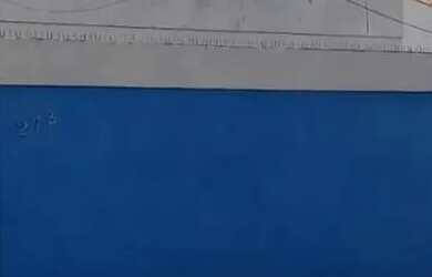 Imagem: A casa possui 3 Dormitórios, 2 Banheiros, 1 Vaga na garagem