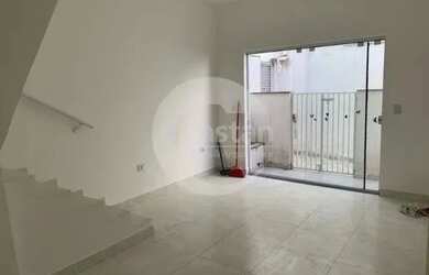 Imagem: A casa possui 2 Dormitórios, 3 Banheiros, 1 Vaga na garagem