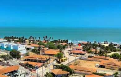 Imagem: A casa possui 4 Dormitórios, 4 Banheiros, 5 Vagas na garagem