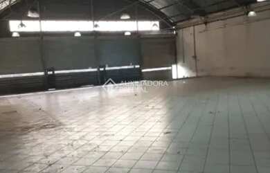 Imagem: O depósito possui 5 Vagas na garagem, 1.000m² de Área e