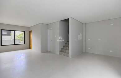 Imagem 2: Sobrado à venda com 3 quartos no Tingui em Curitiba