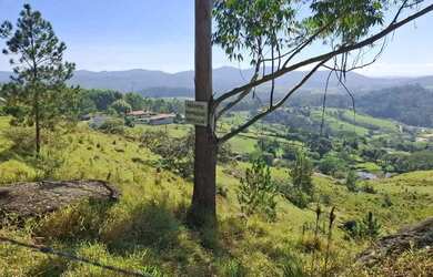 Imagem: O terreno possui 27.000m² de Área e está localizado em Sabaúna