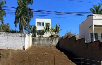 Imagem: O terreno possui 490m² de Área e está localizado em Jardim