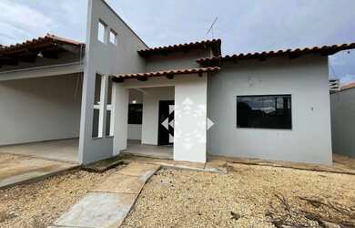 Imagem: A casa possui 5 Dormitórios, 4 Banheiros, 196m² de Área e