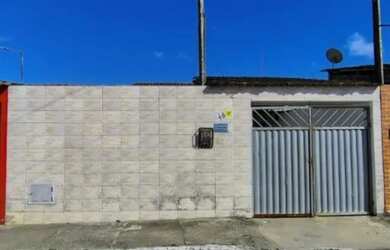 Imagem: A casa possui 3 Dormitórios, 1 Banheiro e está localizado