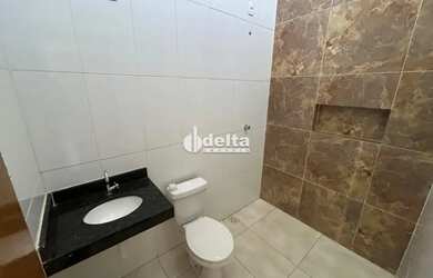 Imagem 1: Sobrado disponível para venda no bairro Novo Mundo em Uberlândia-MG