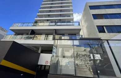 Imagem: O apartamento possui 4 Dormitórios, 1 Banheiro, 1 Vaga na garagem