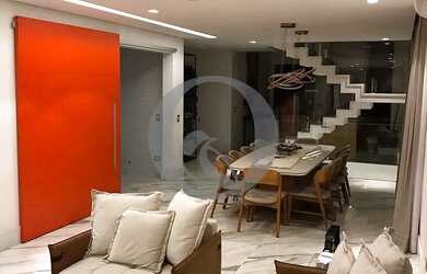 Imagem: A casa em condomínio possui 4 Dormitórios, 4 Banheiros, 360m²