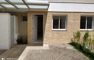 Imagem: A casa em condomínio possui 3 Dormitórios, 3 Banheiros, 2