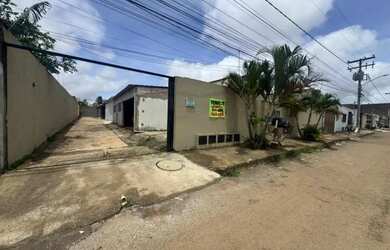 Imagem: A casa possui 2 Dormitórios, 1 Banheiro, 3 Vagas na garagem