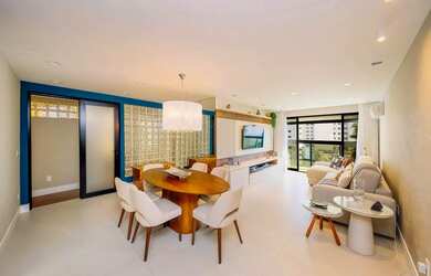 Imagem: O apartamento possui 4 Dormitórios, 2 Banheiros, 3 Vagas na