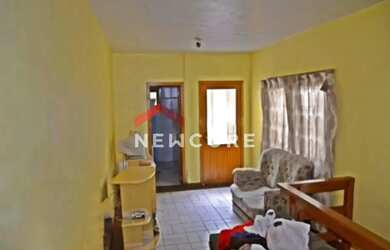 Imagem: A casa possui 2 Dormitórios, 2 Banheiros, 1 Vaga na garagem