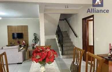 Imagem: A casa possui 3 Dormitórios, 2 Banheiros, 2 Vagas na garagem