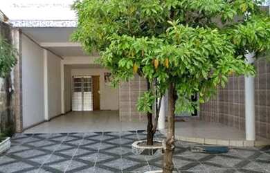 Imagem: A casa possui 2 Dormitórios, 1 Vaga na garagem, 12m² de Área