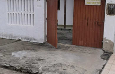 Imagem: A casa possui 4 Dormitórios, 3 Banheiros, 2 Vagas na garagem