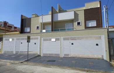 Imagem: A casa possui 3 Dormitórios, 3 Banheiros, 3 Vagas na garagem