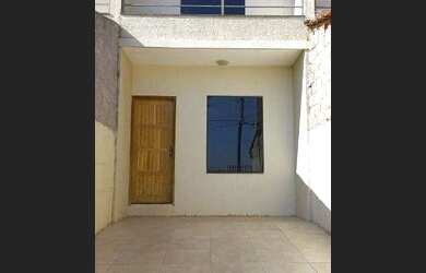 Imagem: A casa possui 2 Dormitórios, 1 Banheiro, 1 Vaga na garagem