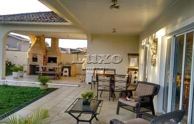 Imagem: A casa em condomínio possui 3 Dormitórios, 3 Banheiros, 2