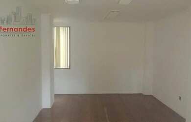 Imagem: O depósito possui 1 Vaga na garagem, 528m² de Área e está