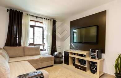 Imagem: A casa possui 3 Dormitórios, 3 Banheiros, 3 Vagas na garagem