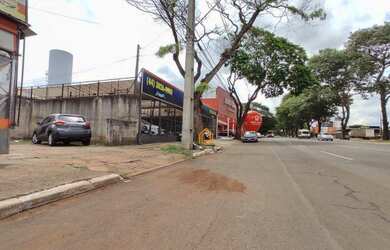 Imagem: O terreno possui 600m² de Área e está localizado em Zona