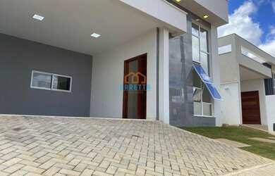 Imagem: A casa em condomínio possui 4 Dormitórios, 1 Banheiro, 2 Vagas