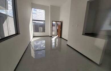 Imagem: A casa possui 2 Dormitórios, 2 Banheiros, 5 Vagas na garagem