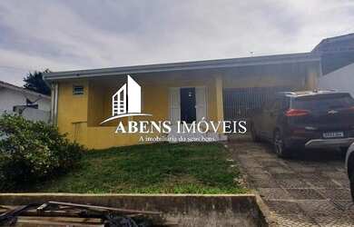 Imagem: A casa possui 2 Dormitórios, 2 Banheiros, 5 Vagas na garagem