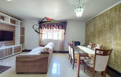 Imagem: A casa possui 3 Dormitórios, 2 Banheiros, 1 Vaga na garagem