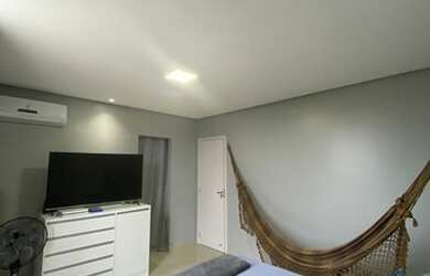 Imagem: A casa em condomínio possui 3 Dormitórios, 2 Banheiros, 1