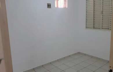 Imagem: O apartamento para alugar possui 2 Dormitórios, 1 Banheiro