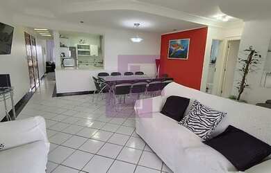 Imagem: O apartamento possui 4 Dormitórios, 4 Banheiros, 2 Vagas na