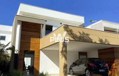 Imagem: A casa em condomínio possui 3 Dormitórios, 4 Banheiros, 4