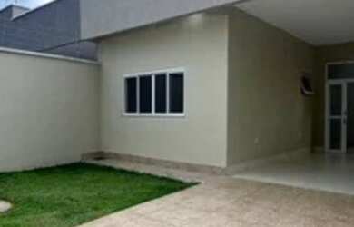 Imagem: A casa possui 4 Dormitórios, 4 Banheiros, 2 Vagas na garagem