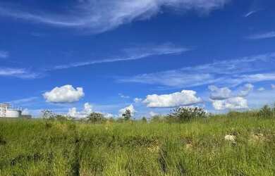Imagem: O terreno à venda possui 360m² de Área e Imóvel novo e está