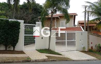 Imagem: A casa possui 4 Dormitórios, 5 Banheiros, 5 Vagas na garagem