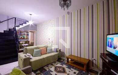 Imagem: A casa possui 3 Dormitórios, 2 Banheiros, 2 Vagas na garagem