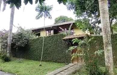 Imagem: A casa possui 5 Dormitórios, 5 Banheiros, 5 Vagas na garagem