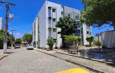 Imagem: O apartamento possui 3 Dormitórios, 1 Banheiro, 1 Vaga na garagem