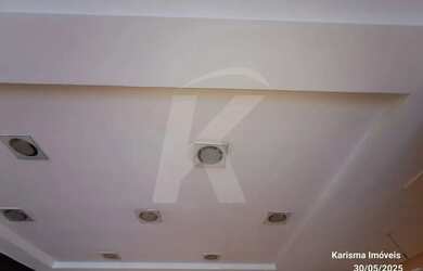 Imagem 15: Salão comercial com 2 banheiros e porta de aço