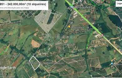 Imagem: O terreno possui 242000m² de Área e está localizado em Centro