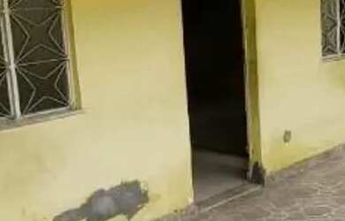 Imagem: A casa possui 1 Dormitório, 1 Banheiro, 1 Vaga na garagem