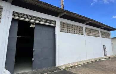 Imagem: O depósito possui 550m² de Área e está localizado em Pirajá